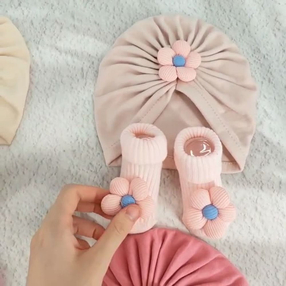 Toddler Sock Set - Set Topi dan Kaus Kaki Bayi